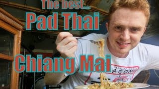 Eating the best Pad Thai ever (ผัดไทย) at Chang Chalaad Restaurant in Chiang Mai, Thailand