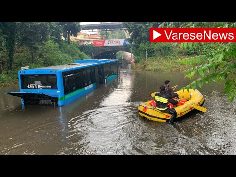 Autobus bloccato sott’acqua a Busto Arsizio