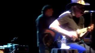 Johnny WINTER - Live Intro & Johnny B.Good -  Olympia @ Paris - 07.04.2013