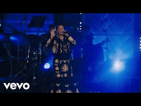 Thumbnail of the video: Lila Downs - Mirror (En Vivo)