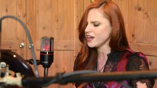 #LiveVideo Shallows By: Lady Gaga/Bradley Copper Performed By: Robyn Cage (Live and Amplified)