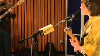 Cate Le Bon - Falcon Eyed (live)