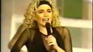 Marta Sanchez y Ole Ole - Puerta de Emergencia