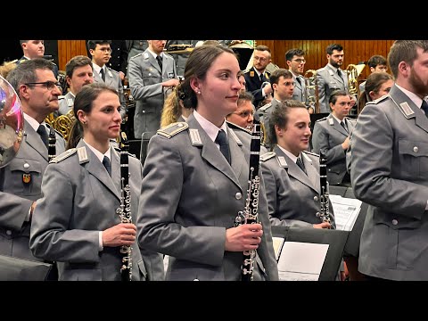 Alte Kameraden (Marsch) Ausbildungsmusikkorps der Bundeswehr - Benefizkonzert Gießen 12.03.2023