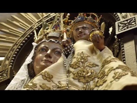 Die Kleider des Gnadenbilds im Aachener Dom