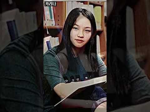 アイリーン ドナンと、ドゥイッチ湖の水に浸かる城の全景。