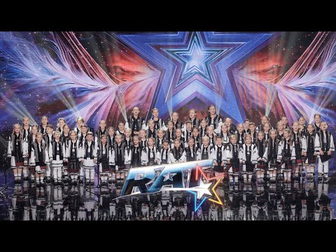 Cei 59 de copii din Grupul vocal „Stejăreii din Cajvana” au făcut show | Românii Au Talent S15