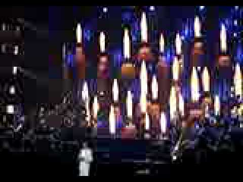 Yanni - Volver a Creer con José José (Acapulco 2008).MPG