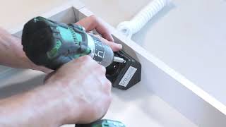 Ink stopcontact met USB poort en spiraalkabel tbv plaatsing in lade - Mat zwart