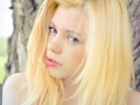 Turkish Model ZEYNEP ARI