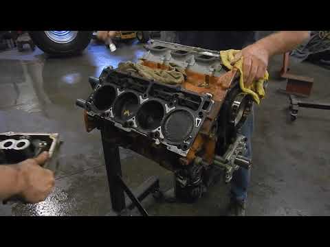 6.1L Challenger Hemi teardown