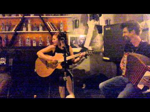 Desenvoltura - Mentira Politika (Che Sudaka)