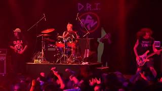 D.R.I - Mad Man, Couch Slouch ( Teatro Caupolican Chile - 2018)