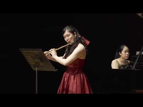 松本 花実　まつもと あゆみ（フルート）　Ayumi MATSUMOTO
