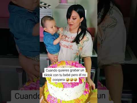 Decorating cakes with my 9-month-old baby 💙✨️ #cake #babyboy