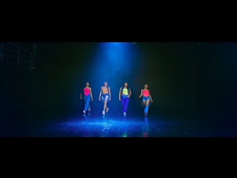 BELLA DOSE - Si Me Llamas (Official Music Video)