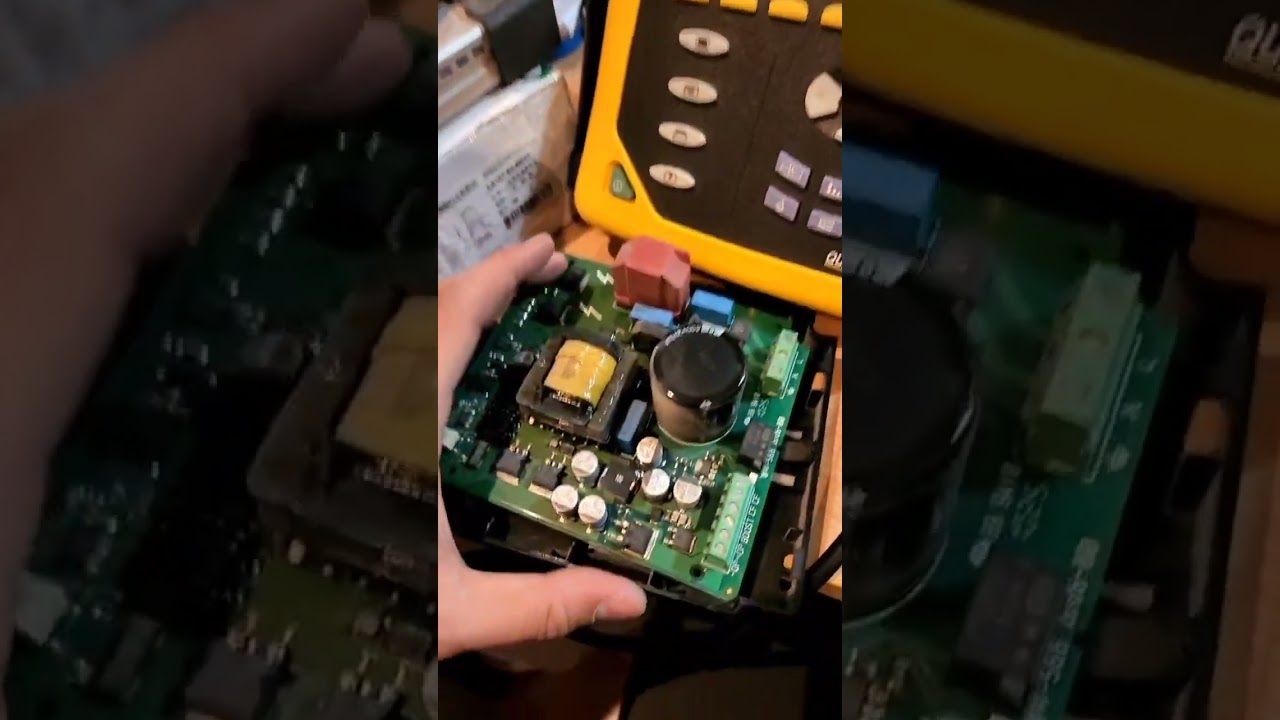 DSE battery charger 24v 5 amp