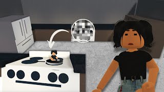 BLOXBURG: THE BIGGEST KITCHEN BUILT EVER (MAYBE LOL)