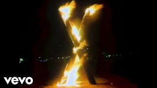 “Go” is a rebellious track from Atlanta’s rising star Ken Carson, where the 19-year-old chants in a dizzying fashion while bragging about his jewelry, women, and money. In a single verse, Ken Carson keeps his energy high as he raps, “I got all of these bitches on lit/ Shawty fell in love with my swag, now she rockin’ Balenci’ and Rick.” The track comes from Ken Carson’s sophomore album X, and follows the July 2021 release of Project X.

