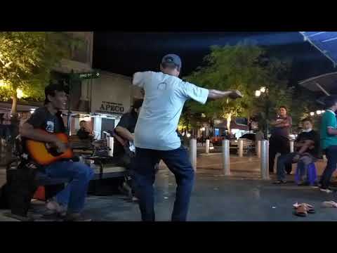 Kartonyono medot janji Cover by pengamen malioboro vs bagong becak