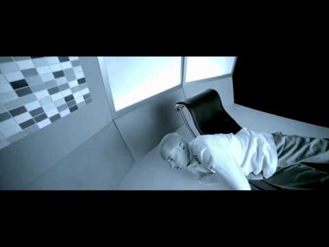 Musicless Musicvideo EMINEM (ft. Rihanna) - THE MONSTER