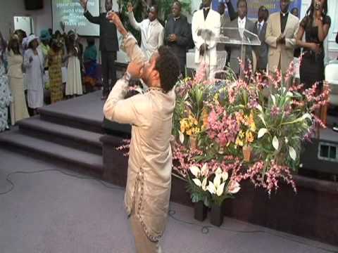 Sonnie Badu at the church of pentecost canada
