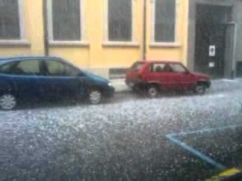 Grandine Milano 8 luglio 2011