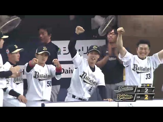 【5回裏】主将もベンチも笑顔満開!! バファローズ・糸井 同点タイムリー!! 2016/4/2 Bs-M