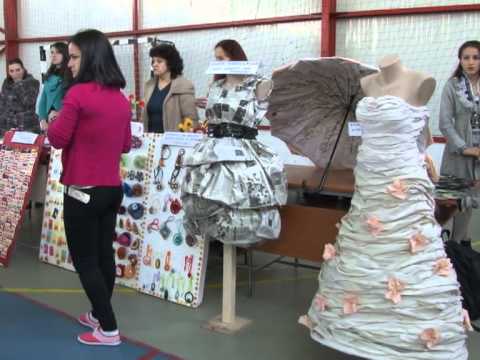 jurnal 01.04.2013 expoyitie liceul dan barbilian - mihaela ivascu - int nicolae zaharia director