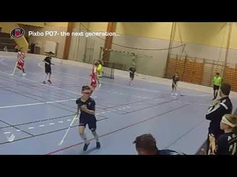 Arvid#5 bryter högt och drar till ett handledsskott    Pixbo P07