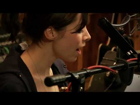 Steve Kazee and Cristin Milioti performing Falling Slowly in the studio