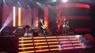 Matka Tuntemattomaan / Costello Hautamäki