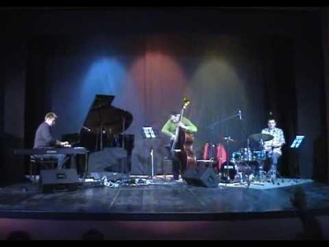 Vladan Mijatovic Trio Plays - OLEO 2007