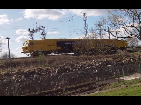 SB Rail tamper at Elstree and Borehamwood