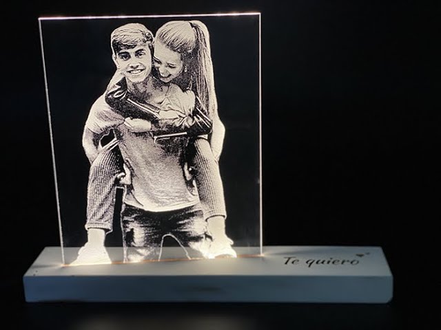 Vídeo relacionado con Rosa madera y metacrilato personalizable, Rosa San Valentín, Sant Jordi, La Bella y la Bestia, Decoración Bodas,celebraciones Regalo San Valentin personalizado