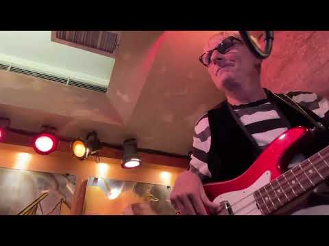 Will Lee - My LIVE attempt at Willie Weeks’ classic bass solo!