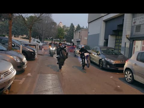 Jul - A l'abris . ft Rohff . Sch . Niska . Ziak