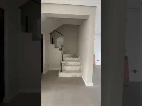 Página 1 Imóveis anuncia sobrado para venda de 3 dormitórios, sendo 3 suítes, no bairro Igara, em Canoas/RS - Vídeo