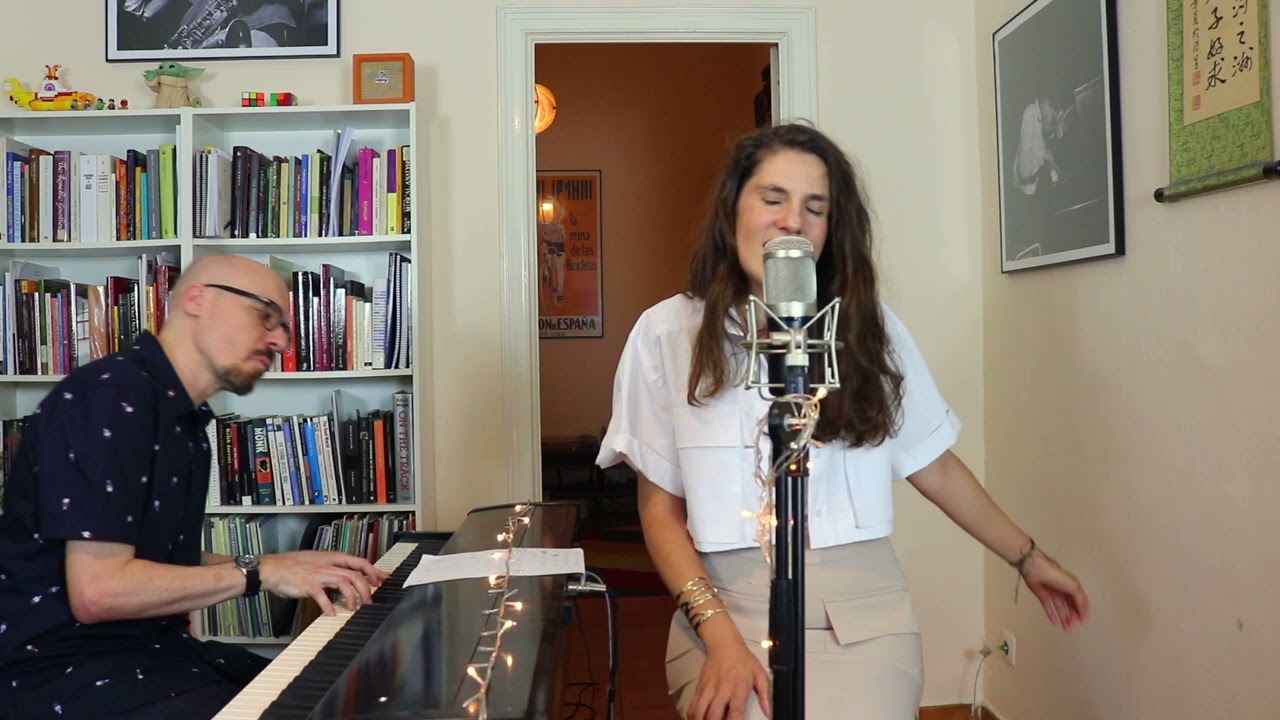 Albert Català & Rocio Seligrat - Come back to earth (MacMiller)