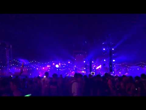 Audien b2b 3lau - Is It Love (Arty Remix) @ EDC Las Vegas 2017