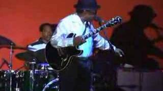 Tito Jackson in concert