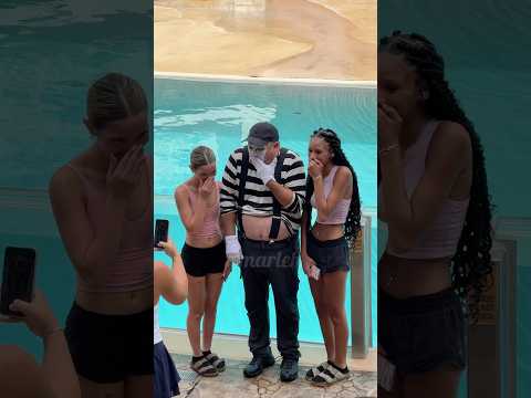 Who rocks better? | Tom the mime