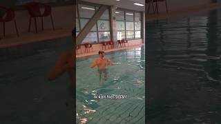 Hij kan niet zwemmen 🏊‍♂️ Heb jij al gezwommen dit jaar? 🤔🏊