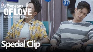 Download lagu Cinta Sembilan Kilometer  | Special Clip Sakit Perut Semua | 九千米爱情 | WeTV 【INDO SUB】 mp3