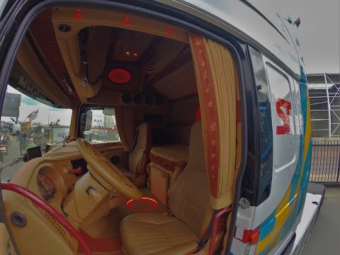 SHOWTRUCK INTERIORS #8 -  DAF XF ''MOULIN ROUGE'' BY JELLE SCHOUSTRA
