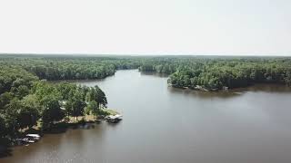 preview picture of video 'Cruising over Gaston Lake'