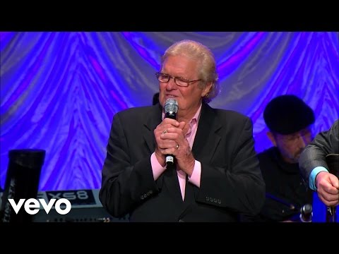 Mama's Teaching Angels to Sing (Live)