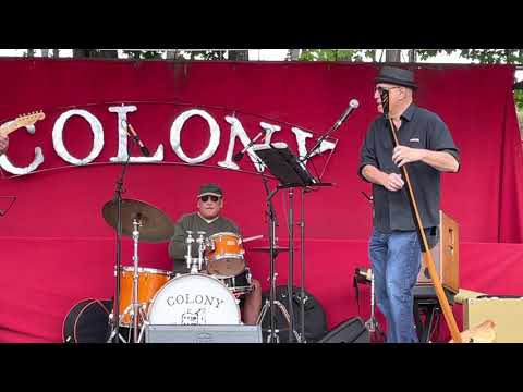 Trio Loco, Comes Love