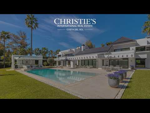 Contemporary luxury villa with expansive plot and refined Mediterranean living in Guadalmina Baja, Marbella