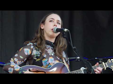 Sarah Jarosz nods to John Prine "Unwed Fathers" FreshGrass 2021